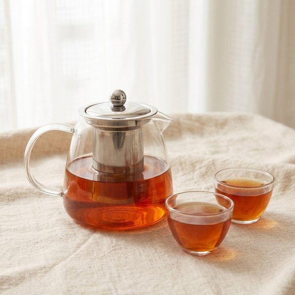 Glass teapot with infuser